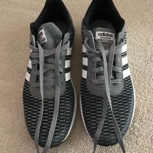 Adidas Neo Cloudfoam tennis shoes